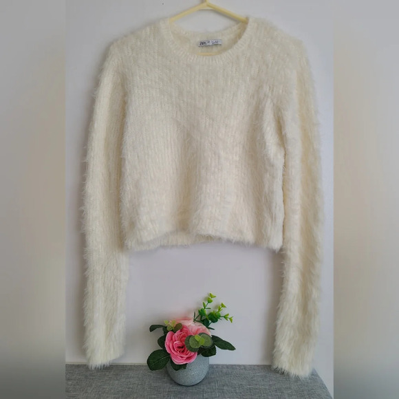 Zara Crop Top Fluffy Pullover‎ White Ivory, Size L - Picture 2 of 6